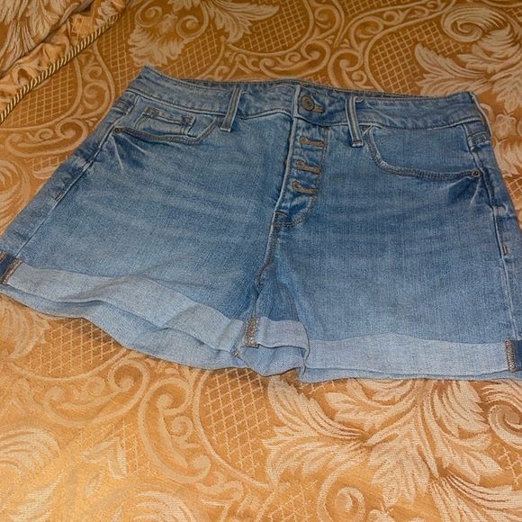 Shorts - Picture 1 of 7